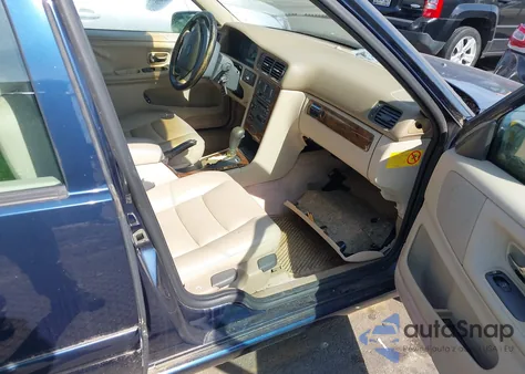 1999 Volvo S70 z USA, uszkodzony, nr VIN YV1LT56D2X2578895